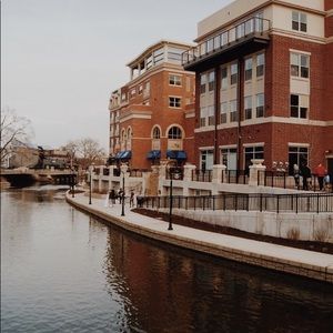 Meet your Posher, Stephanie